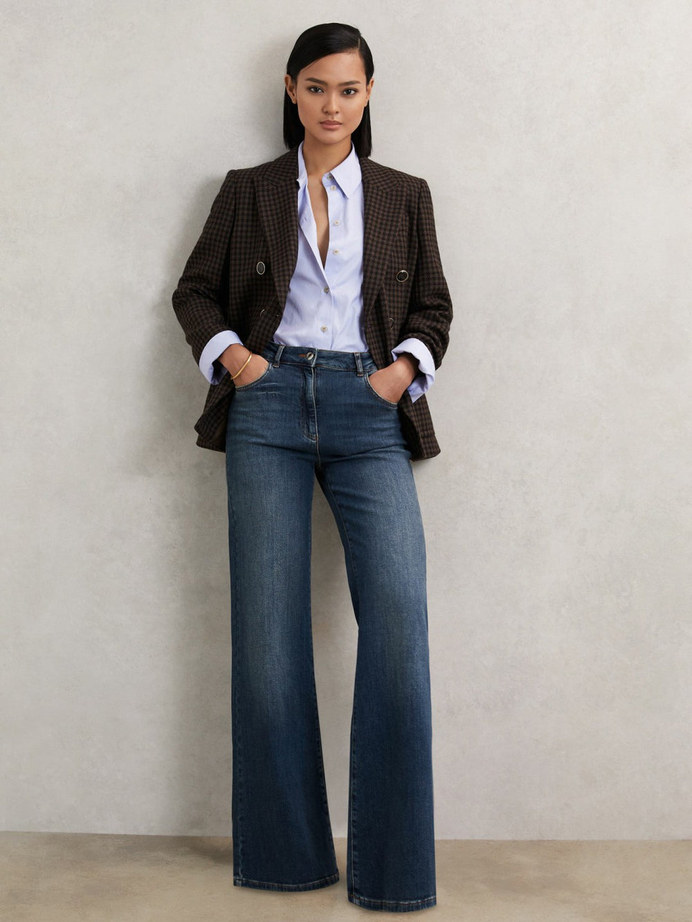 Petite Mid-Rise Flared Jeans Mid Blue | Womens