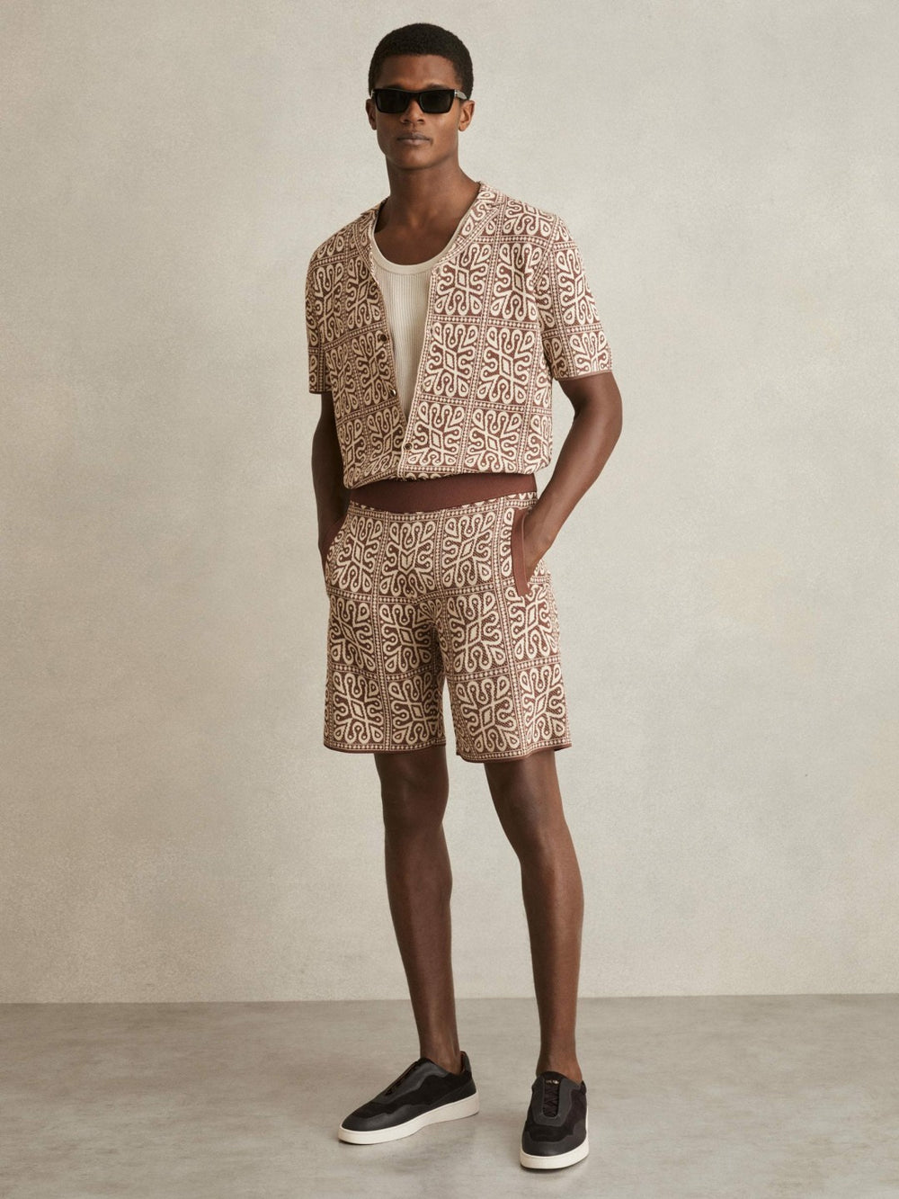 Tile Pattern Knit Shorts Brown/White | Mens