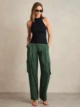Wide-Leg Pleated Cargo Trousers Green | Womens