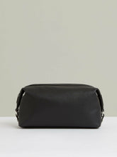 Micro-Grain Leather Washbag Black | Mens