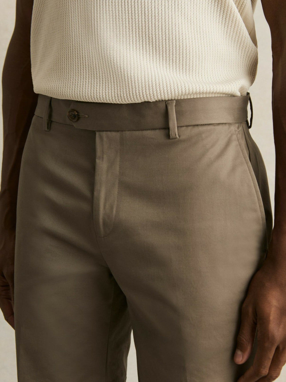 Oe Hampton Cotton Chino Shorts with Stretch Taupe | Mens