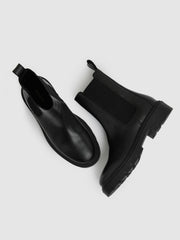Leather Cleated Sole Chelsea Boots Black | Womens