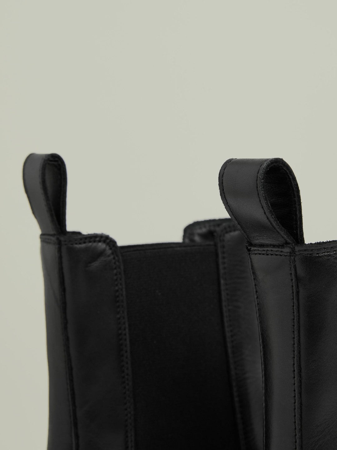 Leather Cleated Sole Chelsea Boots Black | Womens