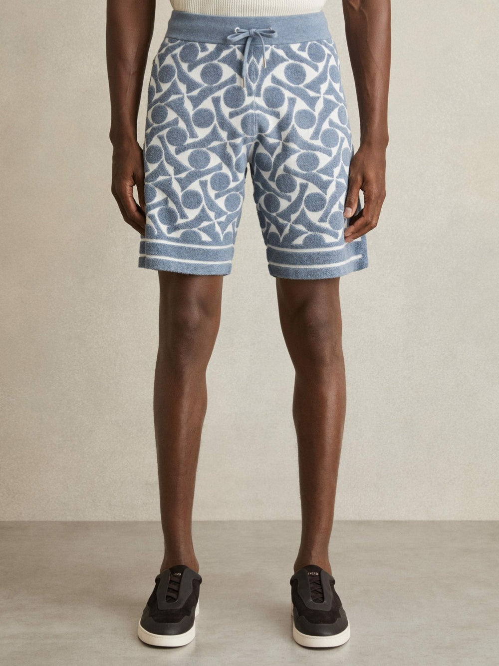 Abstract-Pattern Towelling Shorts Soft Blue/White | Mens