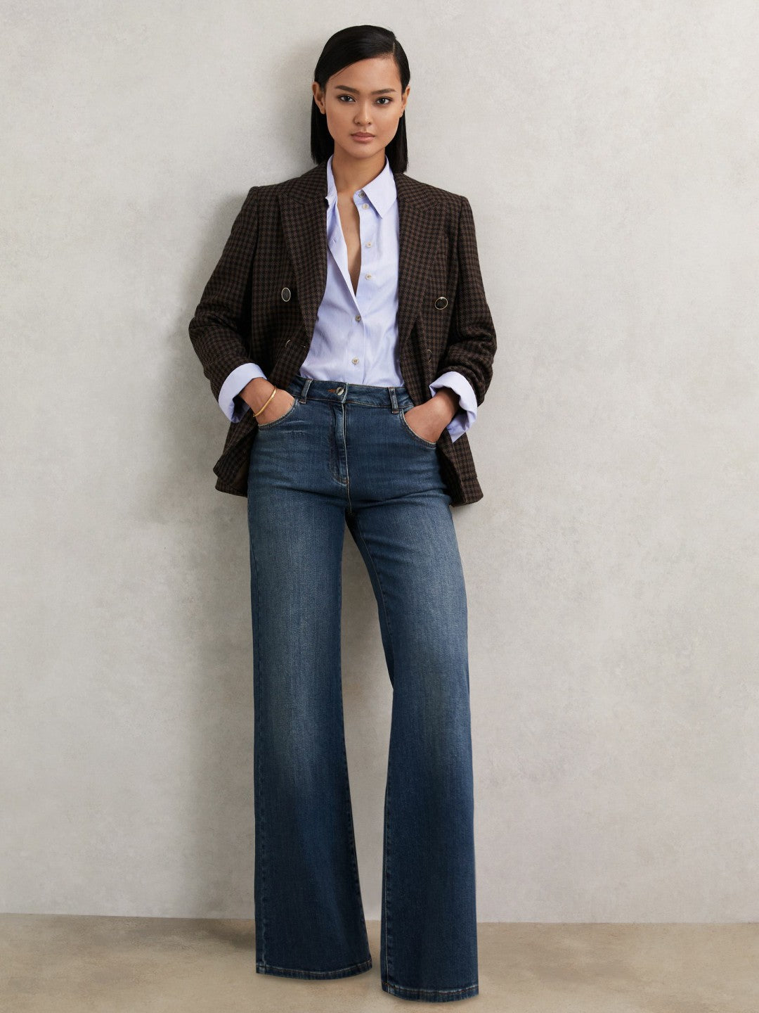 Petite Mid-Rise Flared Jeans Mid Blue | Womens