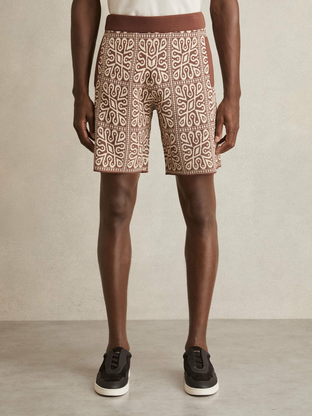 Tile Pattern Knit Shorts Brown/White | Mens
