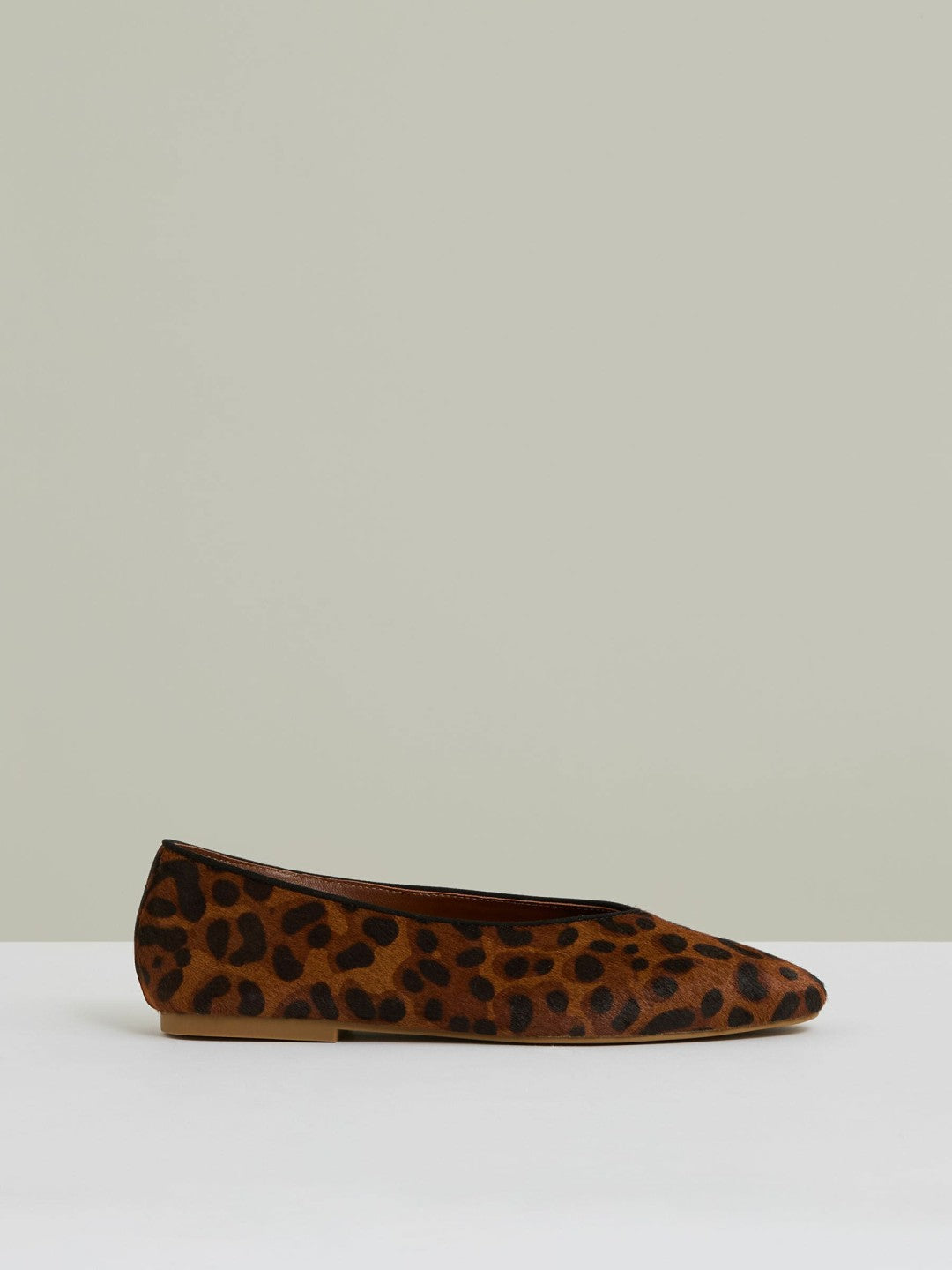 Leather Rounded-Point Toe Ballet Flats Animal | Womens