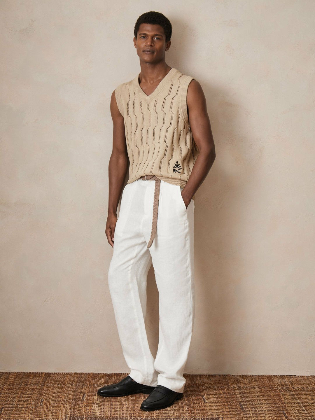 | Ché Pointelle V-Neck Vest Stone | Mens