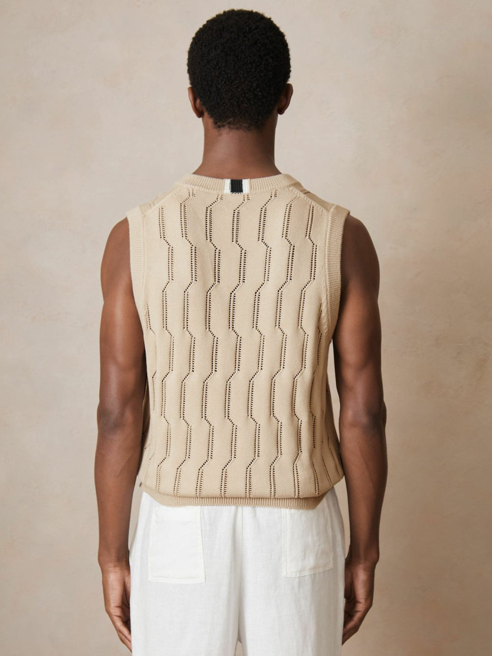 | Ché Pointelle V-Neck Vest Stone | Mens