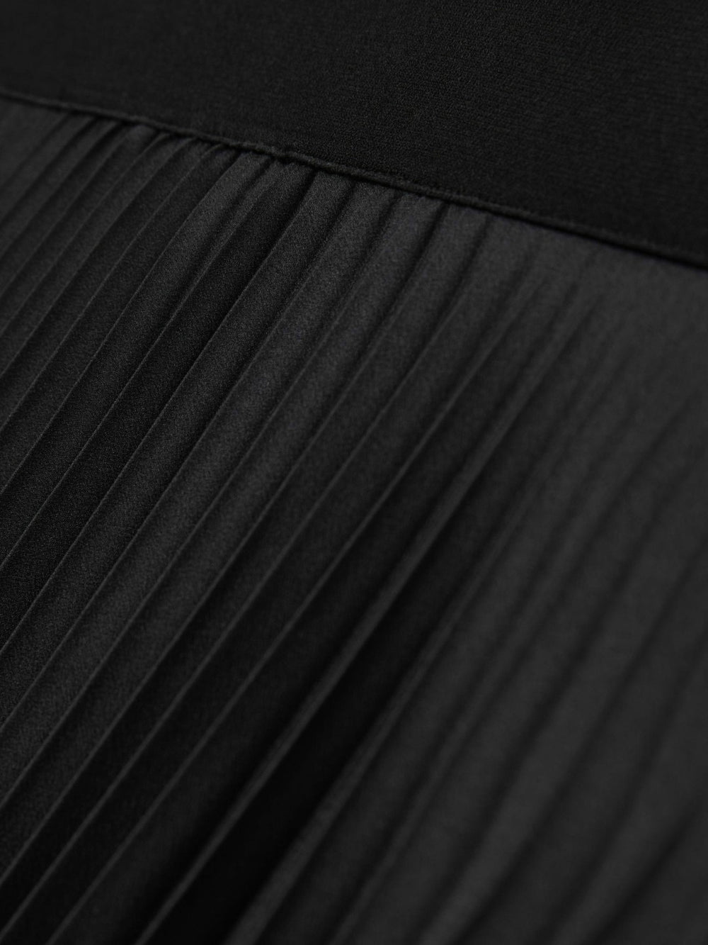 Pleated Midi Skirt Black | Womens