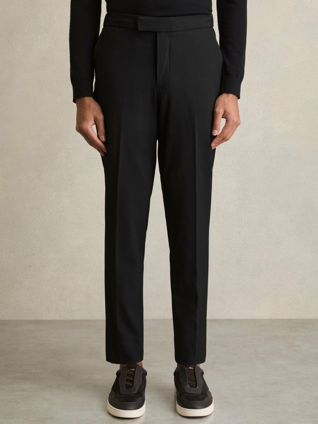 Slim-Fit Internal-Drawstring Trousers Black | Mens