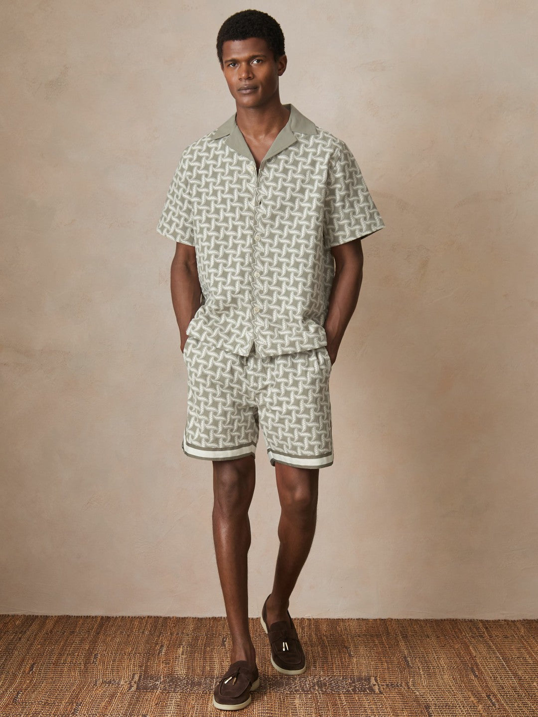 | Ché Motif-Embroidered Shirt Sage/White | Mens
