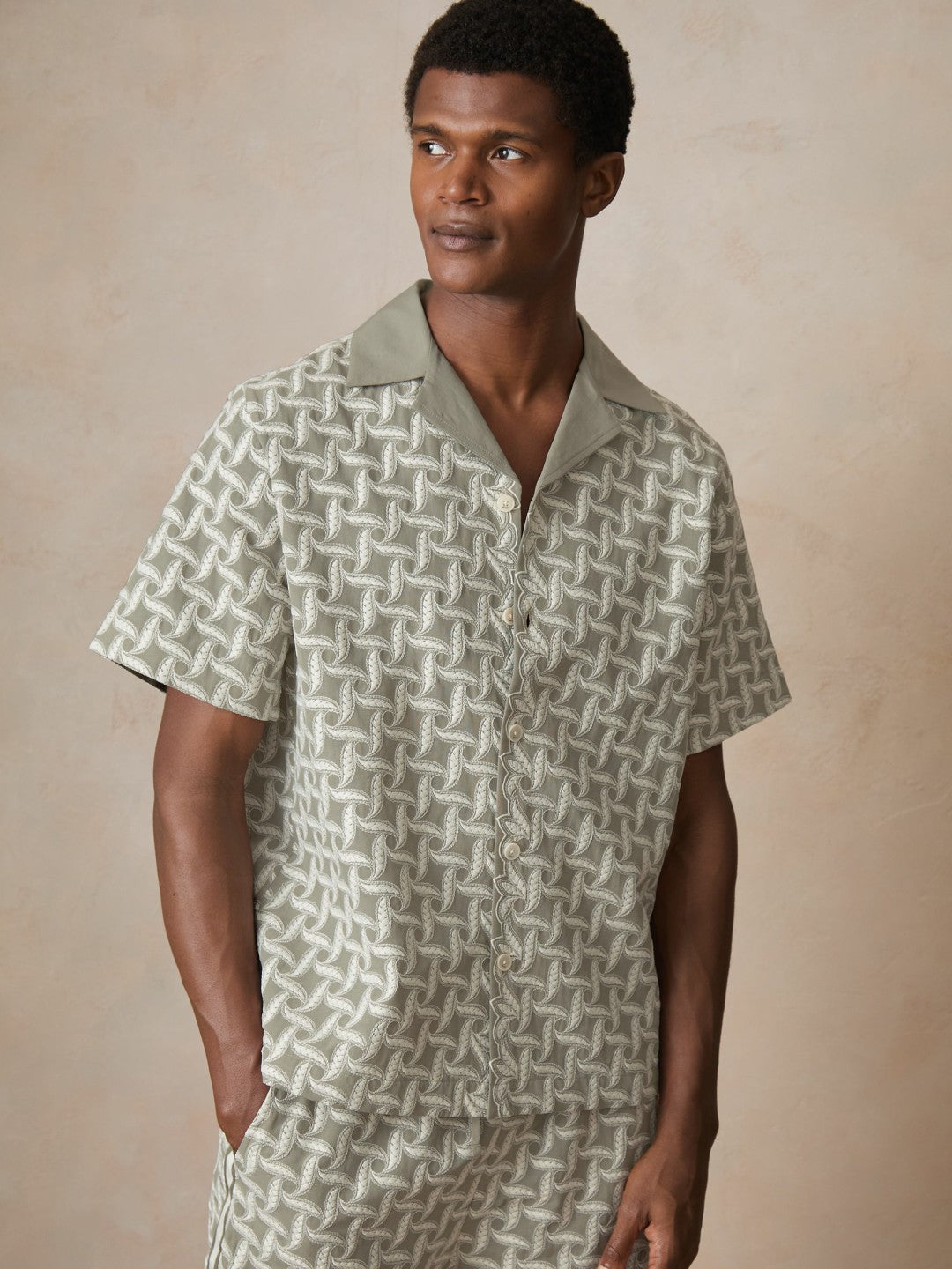 | Ché Motif-Embroidered Shirt Sage/White | Mens