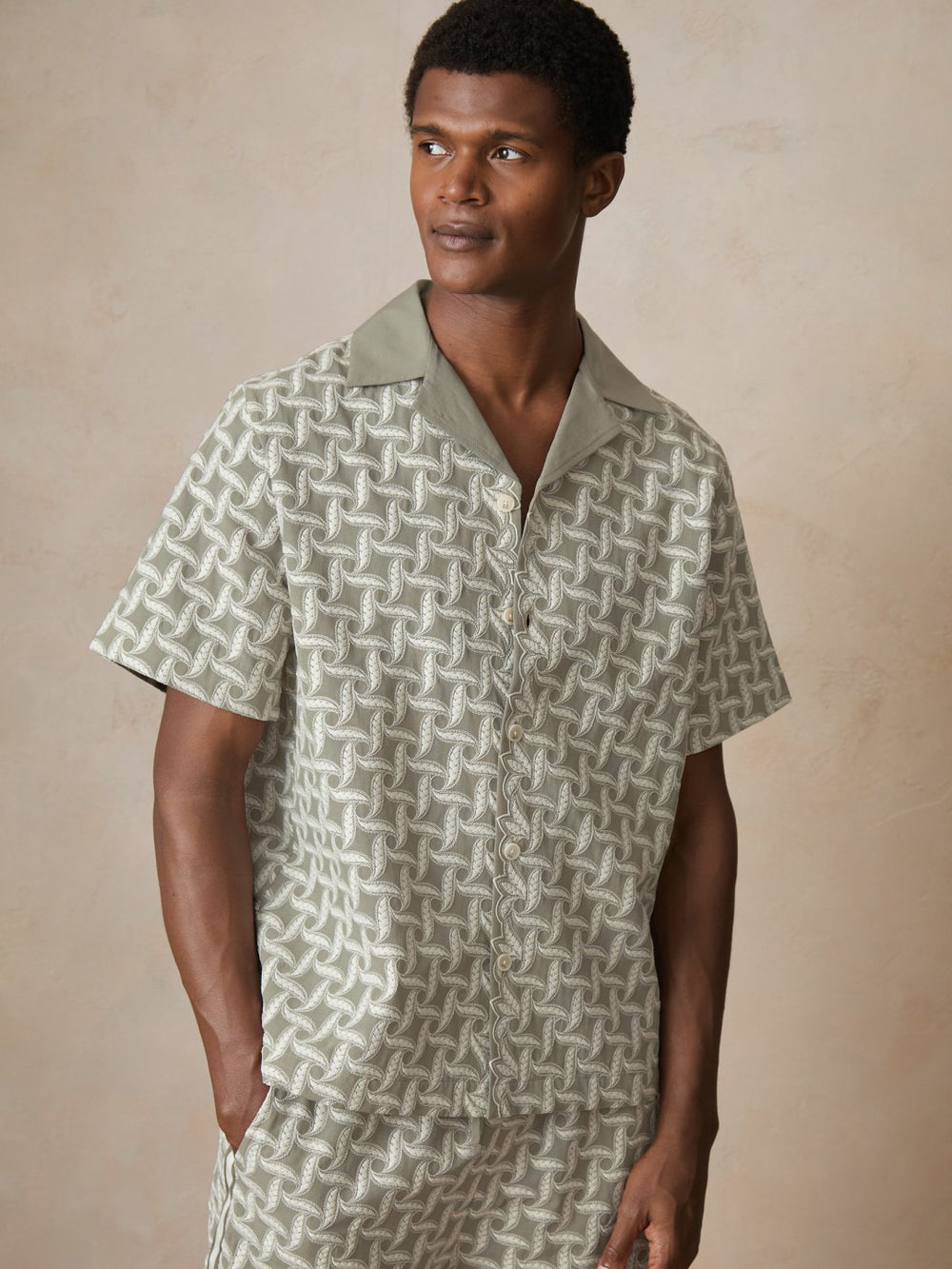 | Ché Motif-Embroidered Shirt Sage/White | Mens