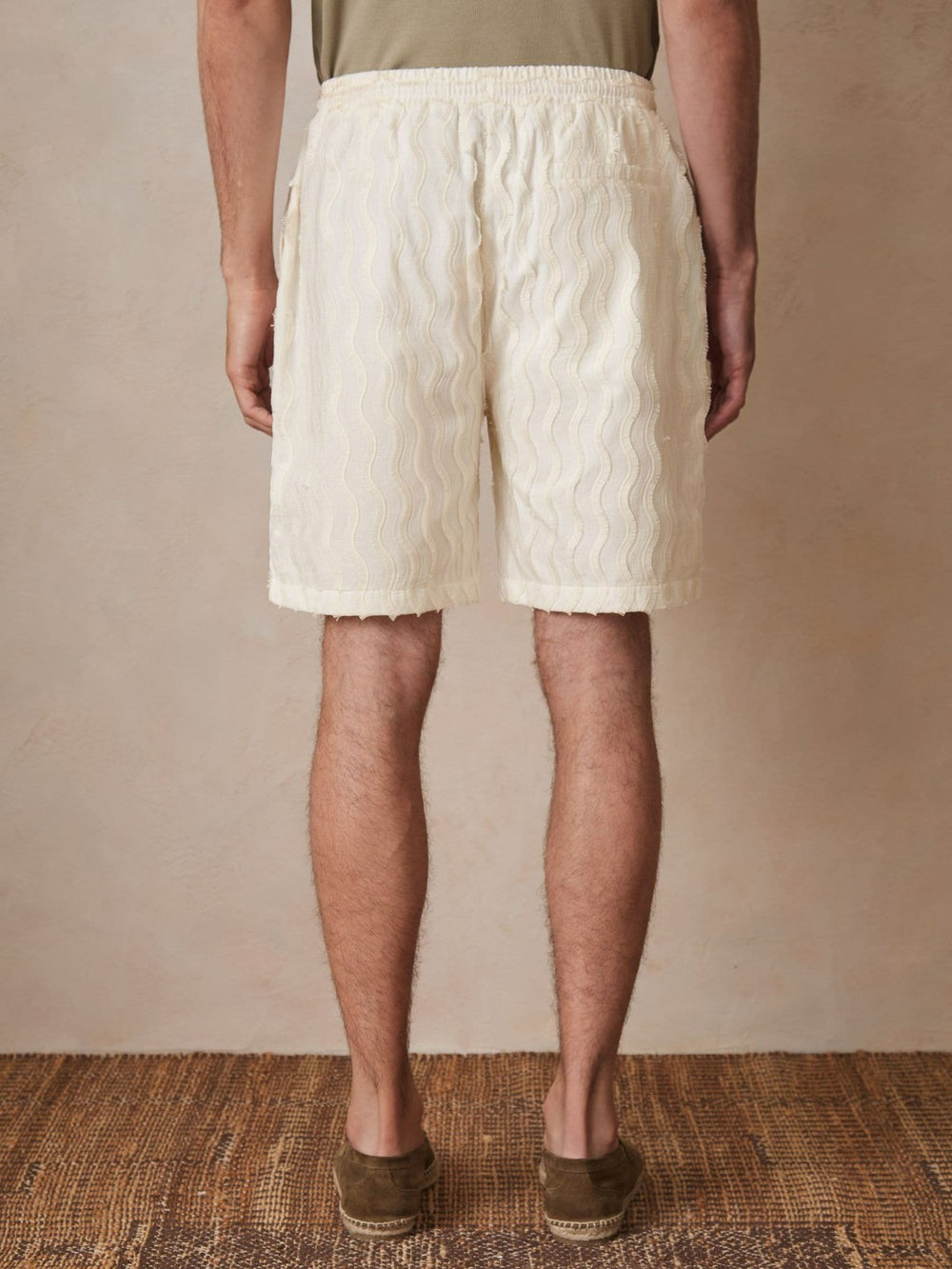 | Ché Fringed-Wave Shorts Off White | Mens