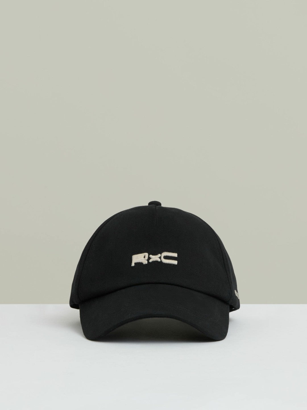 | Ché Logo-Embroidered Cap Black | Mens