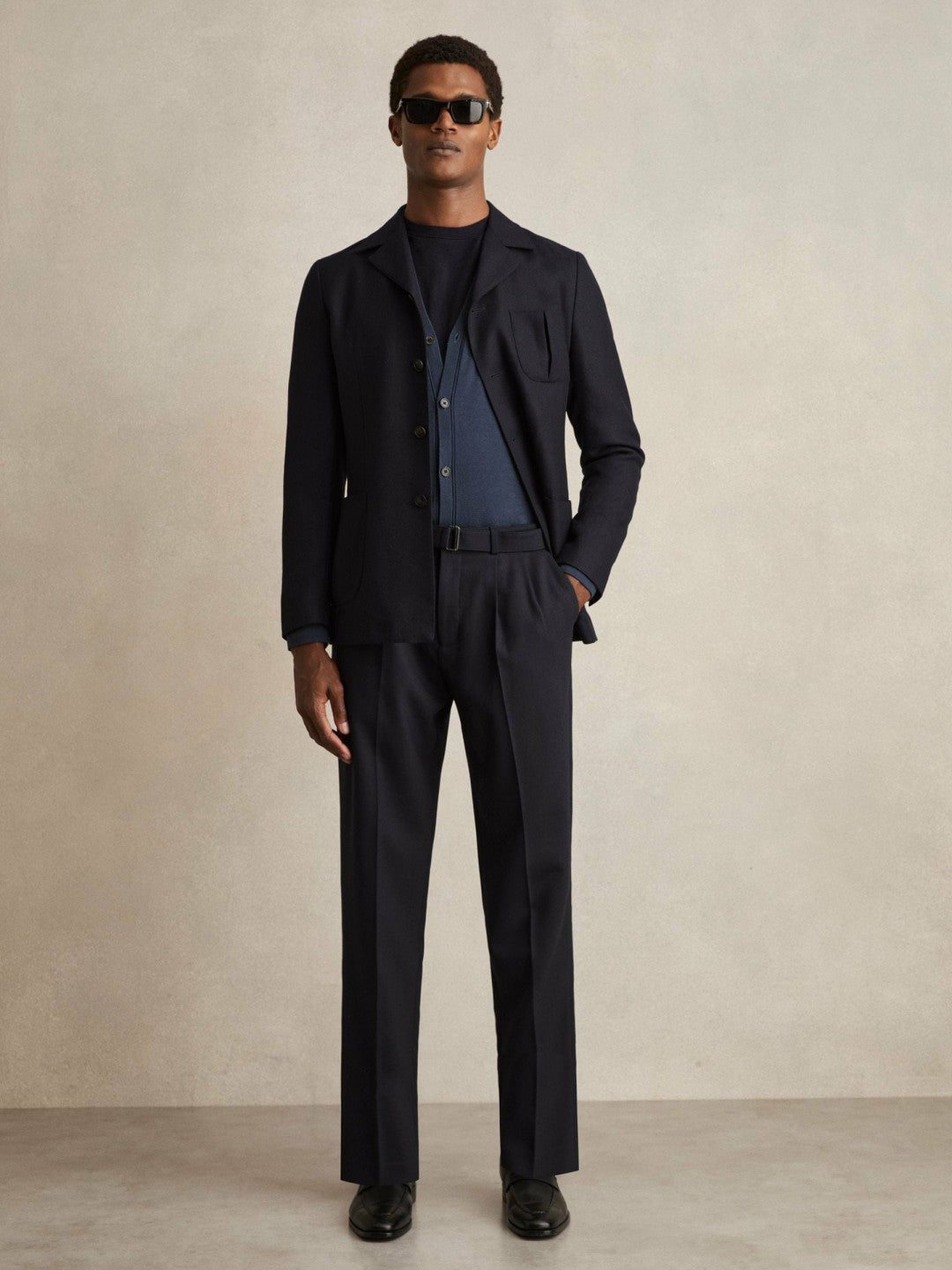Wool-Blend Belted Pleated Trousers Regular-Fit Navy | Mens