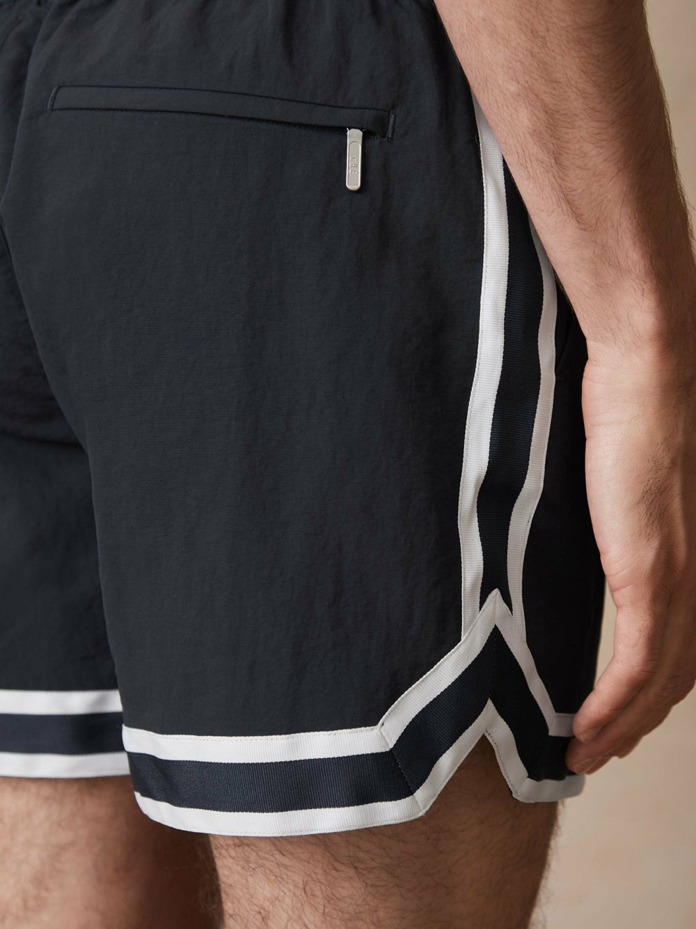 | Ché Stripe-Trim Swim Shorts Navy | Mens