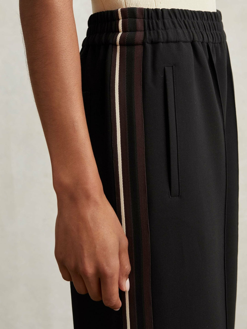 Side-Stripe Wide-Leg Trousers Black | Womens