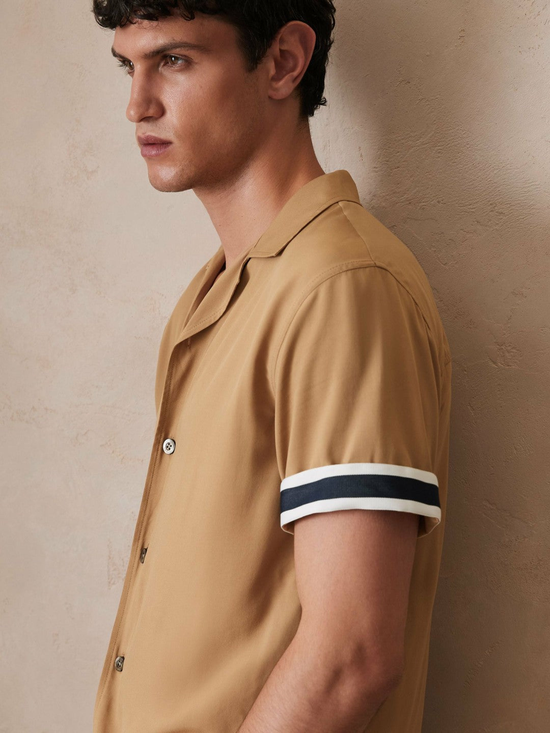 | Ché Stripe-Cuff Shirt Camel | Mens