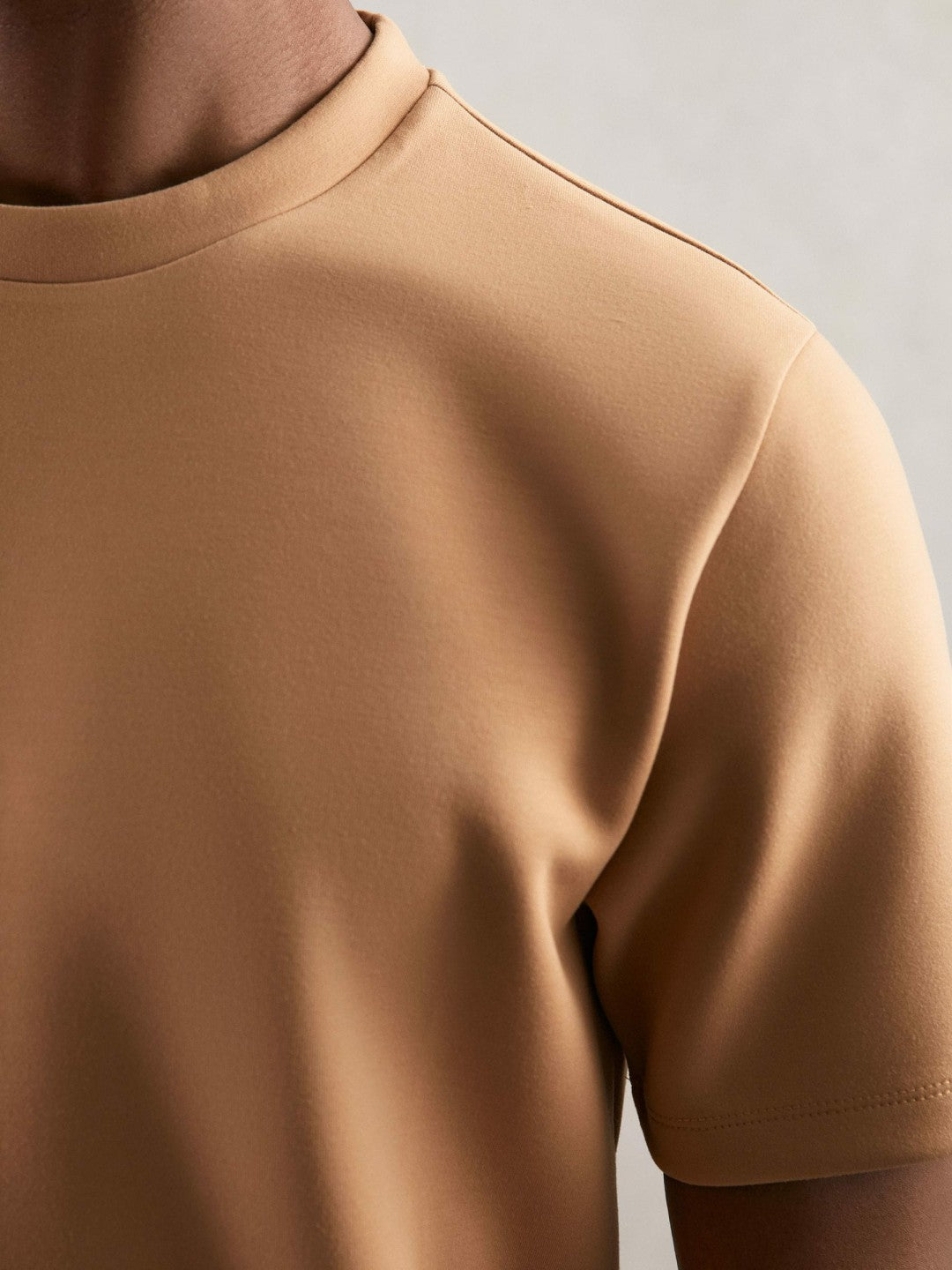 Interlock Jersey Crew Neck T-Shirt Light Camel Brown | Mens