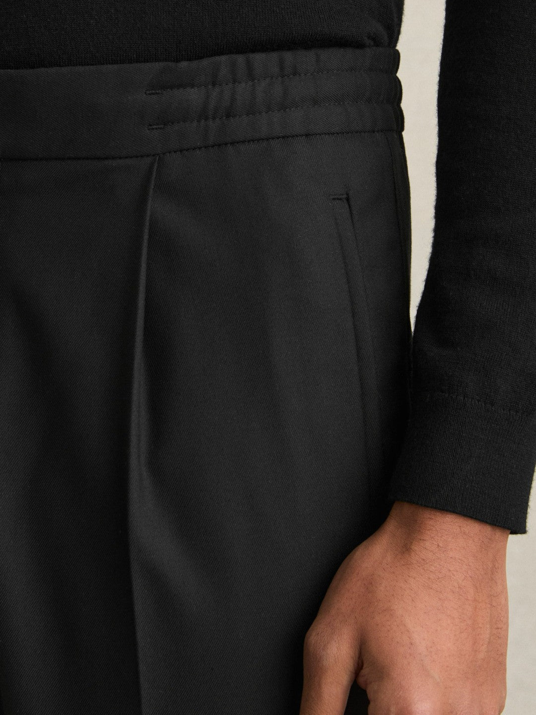 Relaxed-Fit Pleated Tapered Trousers Black | Mens