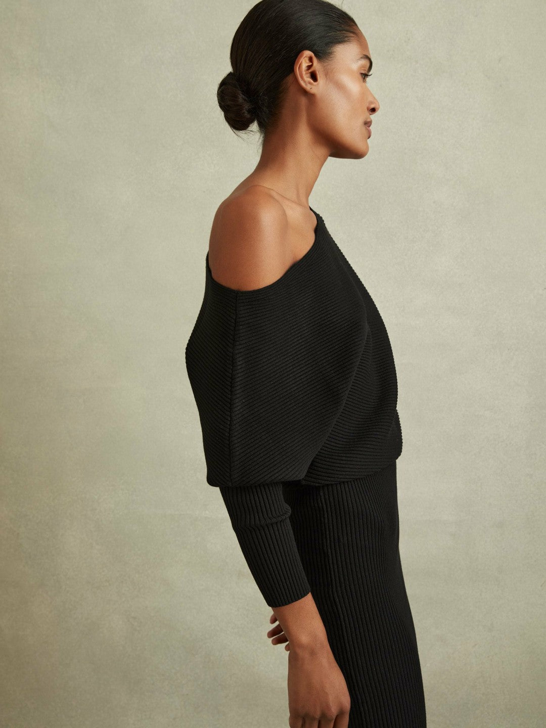 Off-The-Shoulder Ribbed Midi Dress Black | Womens