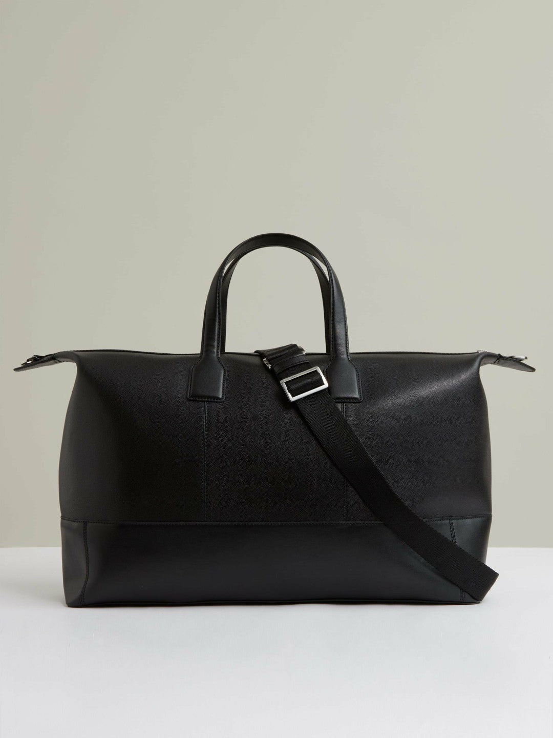 Micro-Grain Leather Holdall Black | Mens
