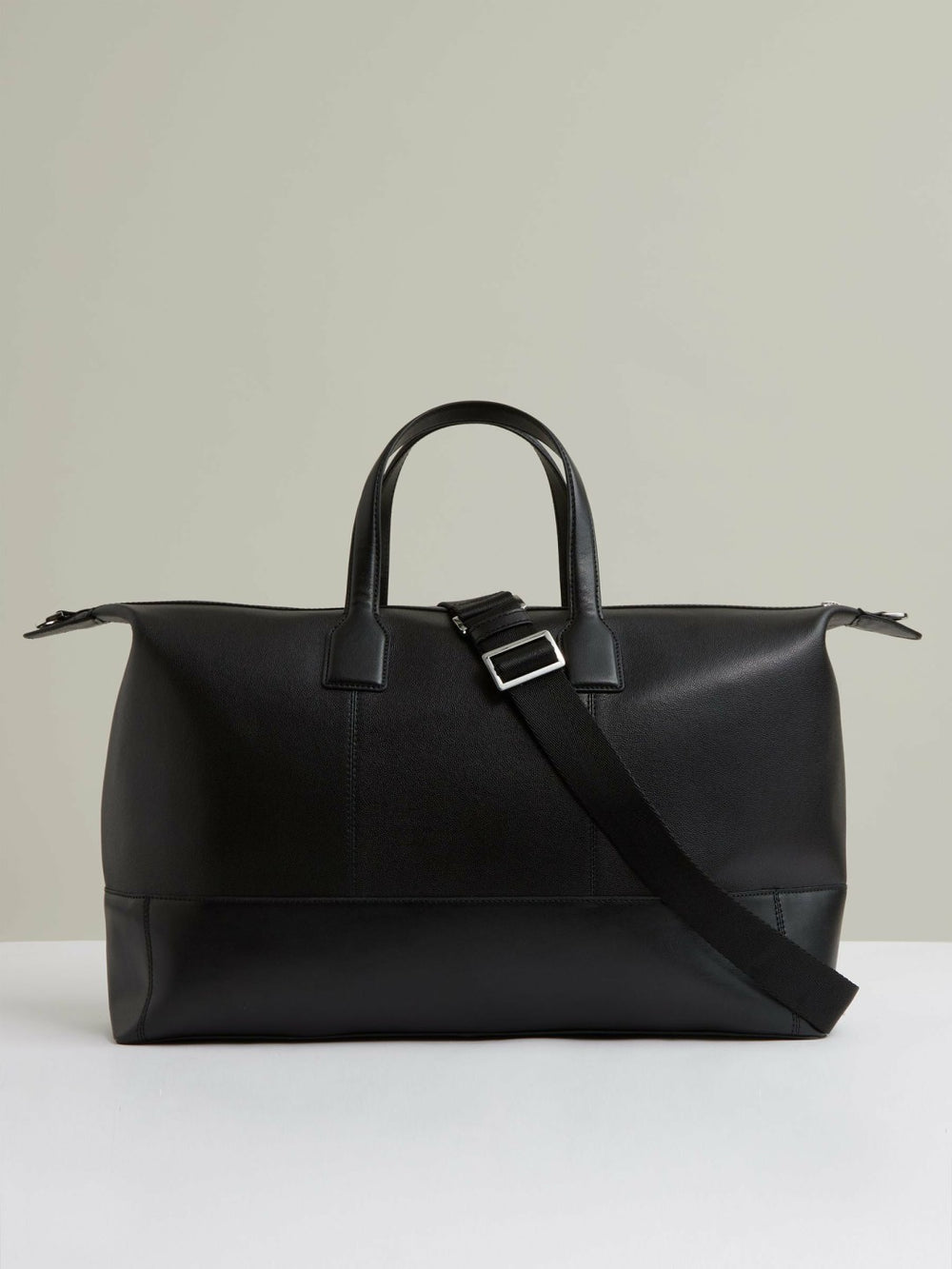Micro-Grain Leather Holdall Black | Mens