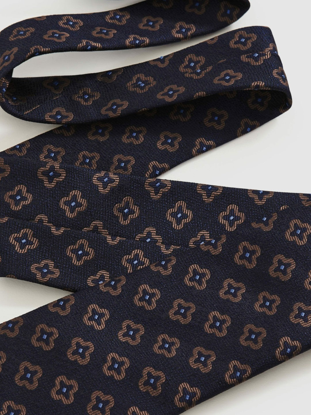 Silk-Wool Floral-Medallion Tie Navy | Mens