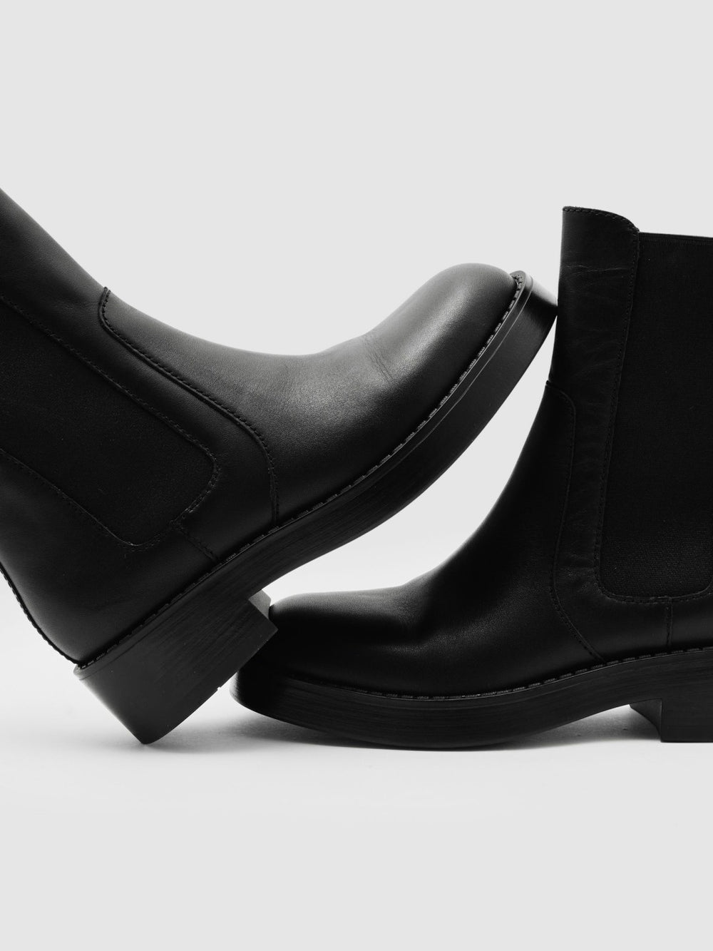 Leather Chelsea Boots Black | Womens