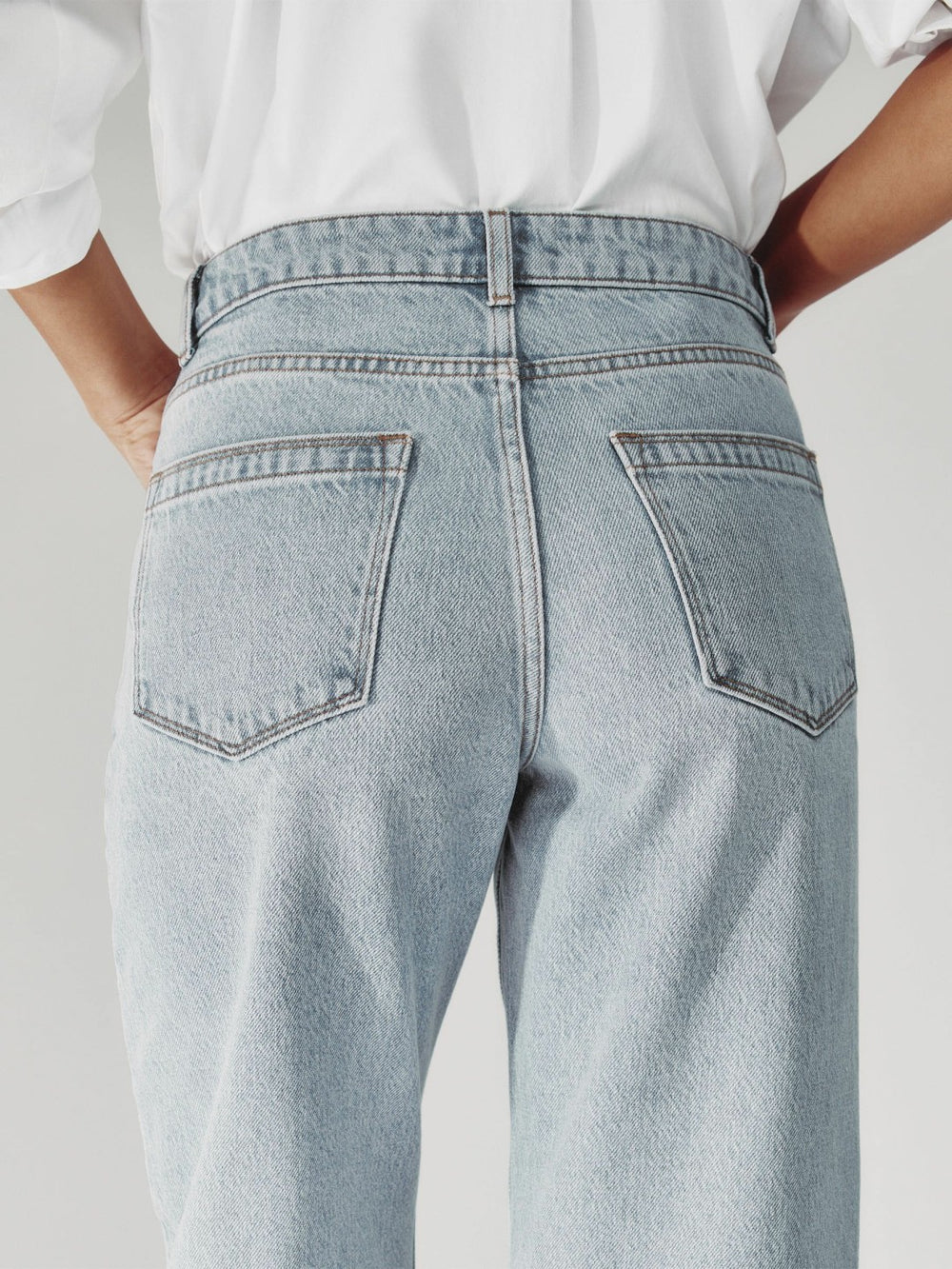 Petite Mid-Rise Straight-Leg Jeans Pale Blue | Womens