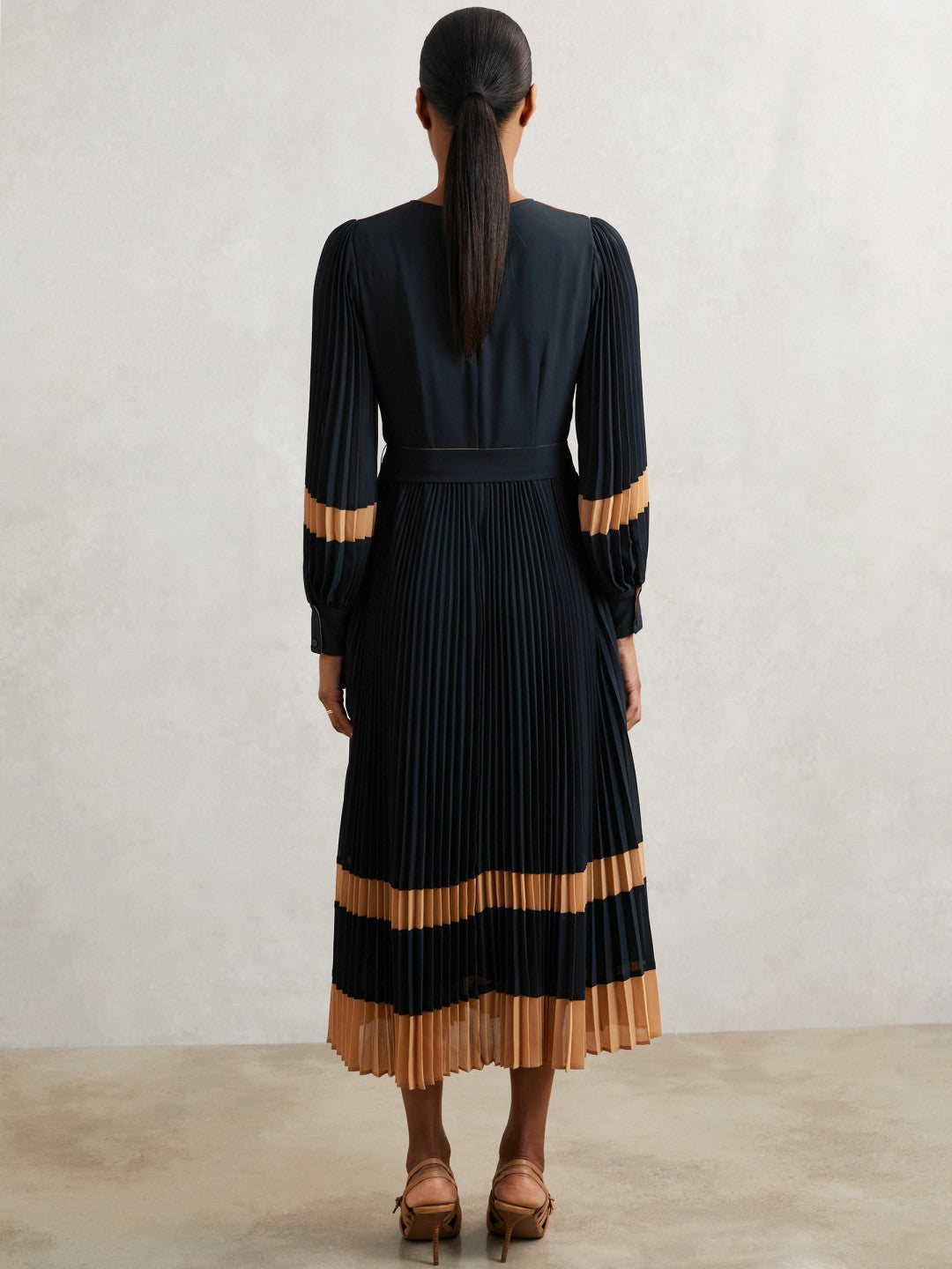 Colour-Block Pleated Midi Dress Navy/Camel | Womens